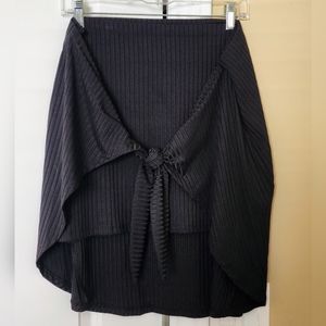 Tie in the front skirt